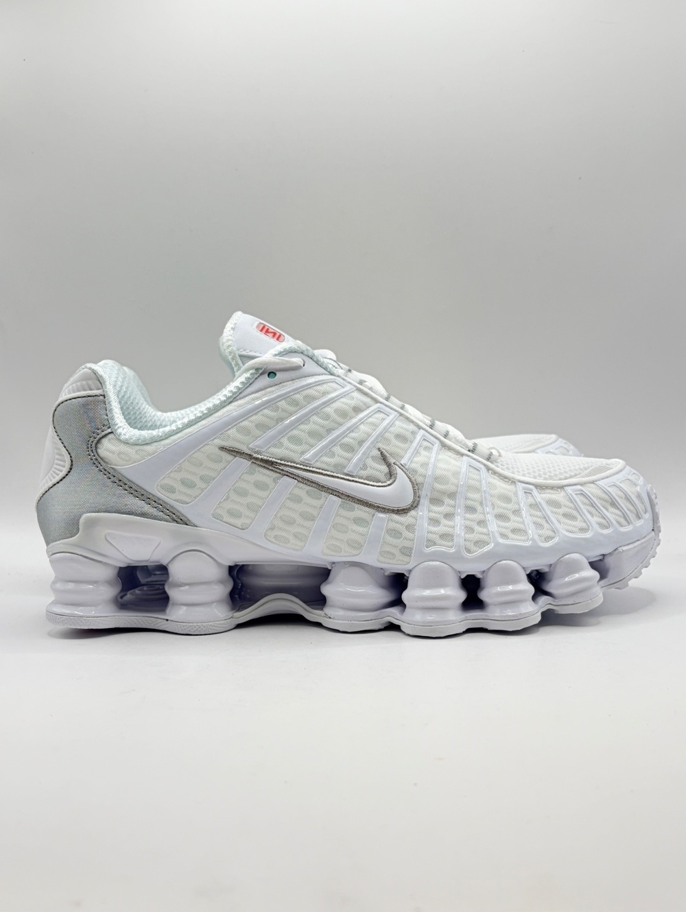 Nike Shox TL Mens 9 Womens 10.5 White Metallic Silver AV3595-100 New Box